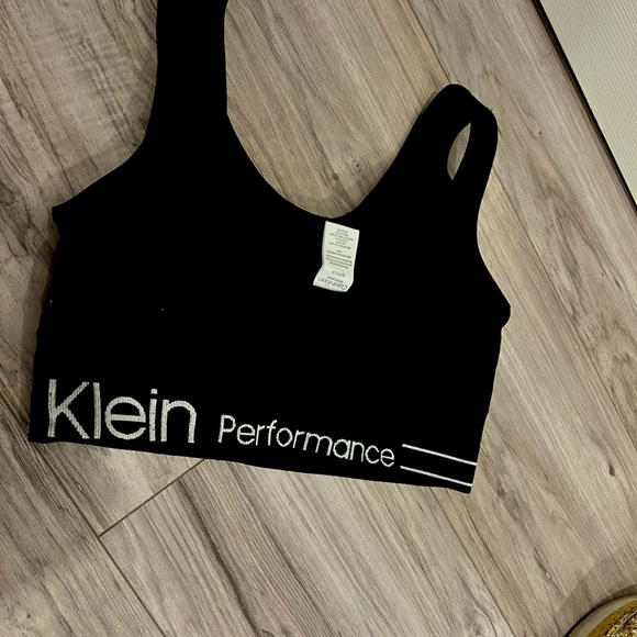 Top Calvin Klein 🌸 - Picture 2 of 3